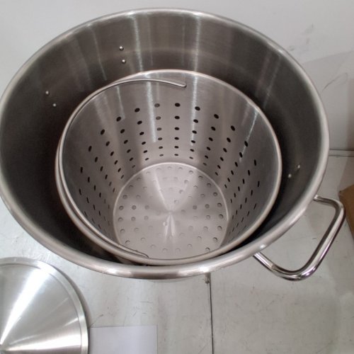 VEVOR COMMERCIAL GRADE STOCK POT WITH HANDLES AND LID - 40L - STAINLESS STEEL image 4