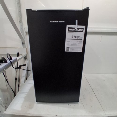 HAMILTON BEACH SINGLE DOOR COMPACT REFRIGERATOR - 3.3CU FT - BLACK (MODEL: HBR33MBKE02) image 2