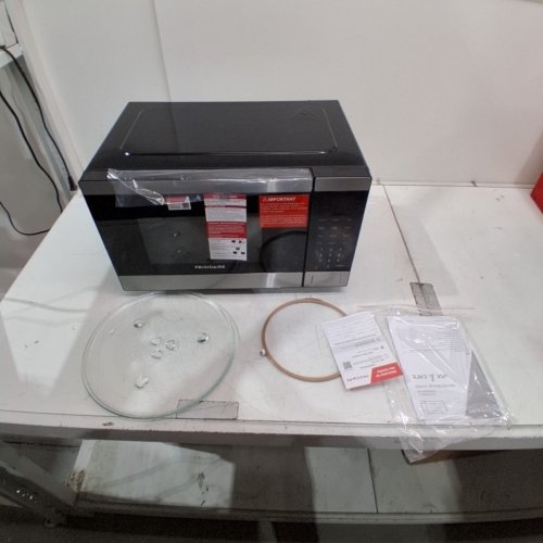 FRIGIDAIRE MICROWAVE OVEN - 0. 9CU.FT - 900W - STAINLESS STEEL (MODEL: EMW959-C) image 4
