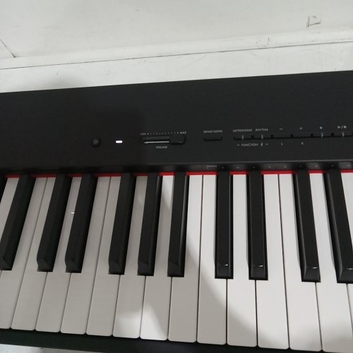YAMAHA 88-KEY WEIGHTED ACTION DIGITAL PIANO - BLACK (MODEL: P-225B) image 2