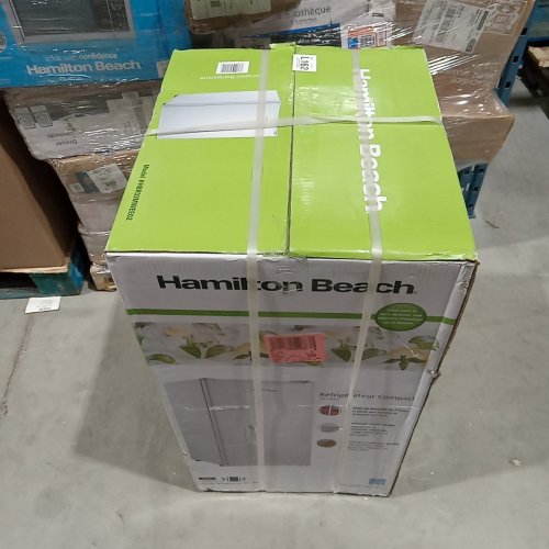 HAMILTON BEACH 3.3CUFT COMPACT REFRIGERATOR - WHITE - (MODEL: HBR33MWEE02) image 2