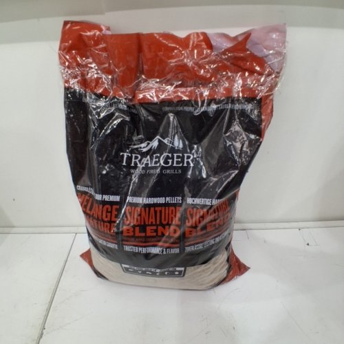TRAEGER GRILLS SIGNATURE BLEND PREMIUM HARDWOOD PELLETS BAG -19.2LB image 3