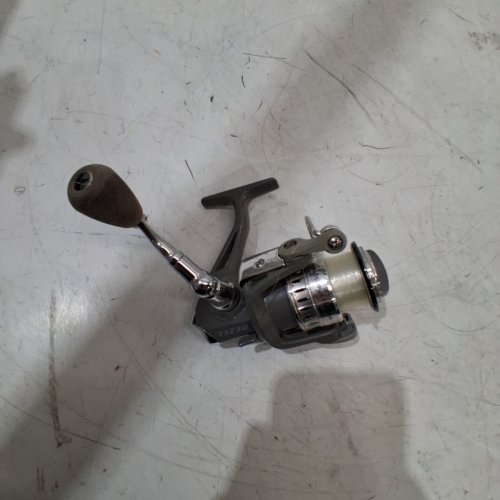 BPS TOURNEY SPINNING FISHING REEL - 5.2:1 GEAR RATIO - GRAY AND SILVER (MODEL: TSZ20) image 2