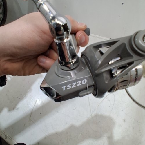 BPS TOURNEY SPINNING FISHING REEL - 5.2:1 GEAR RATIO - GRAY AND SILVER (MODEL: TSZ20) image 5