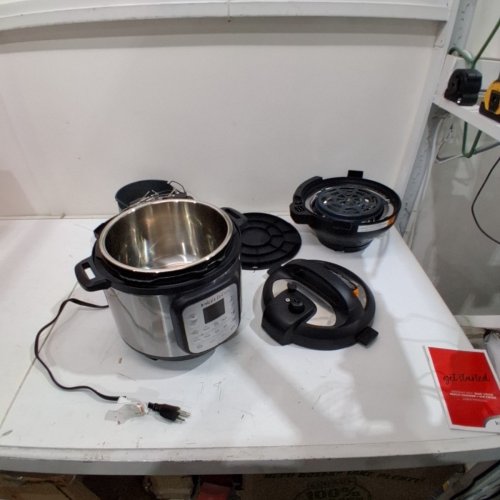 INSTANT POT DUO CRISP MULTI COOKER ELECTRIC PRESSURE COOKER COMBO- 6QUART- SILVER/BLACK (MODEL: DUOCRISPAF6) image 3