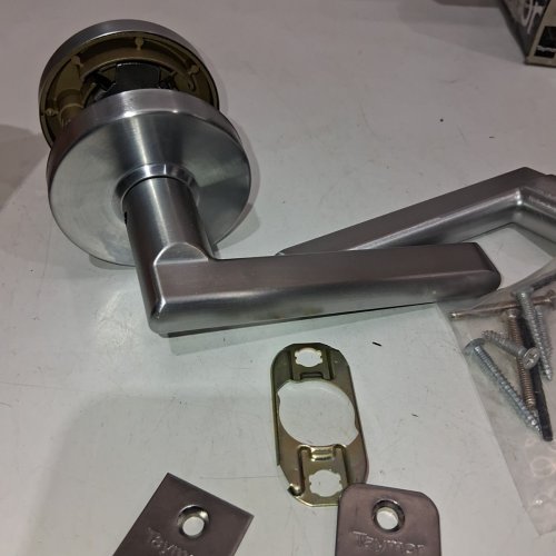 TAYMOR PRIVACY VEGA DOOR HANDLE WITH LOCK - SATIN CHROME (STYLE: 30-D006424SC) image 6