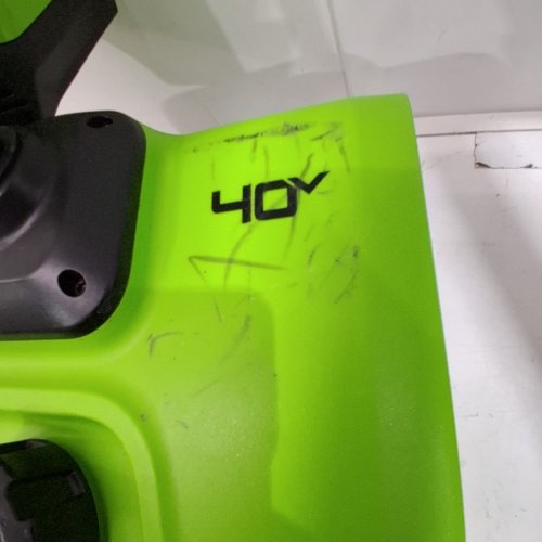 *TOOL ONLY* GREENWORKS BRUSHLESS CORDLESS SNOW SHOVEL WITH LED LIGHTS & DIRECTIONAL VANES - 25FT THROWING DISTANCE, WORKS WITH 40V 4.0AH BATTERY - GREEN (MODEL:SS40L01DV 2618902) image 6