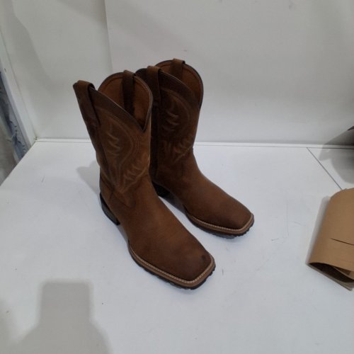 MEN'S ARIAT HYBRID RANCHER DISTRESSED SQUARE TOE BOOTS - SIZE 9.5, EXTRA EXTRA WIDE - BROWN (STYLE: 10023175) image 2