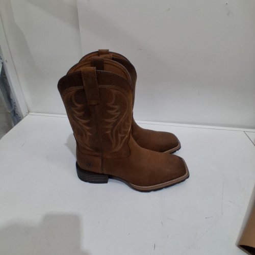 MEN'S ARIAT HYBRID RANCHER DISTRESSED SQUARE TOE BOOTS - SIZE 9.5, EXTRA EXTRA WIDE - BROWN (STYLE: 10023175) image 4