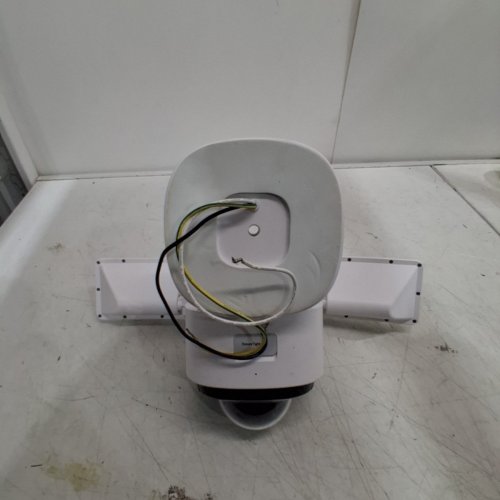 ANKER EUFY FLOODLIGHT SECURITY CAMERA WITH 360° COVERAGE - 2K HD - AI SUBJECT LOCK - WHITE (MODEL: T8423) image 4