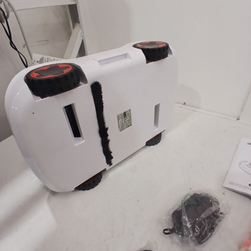 BOCXI ROBOTIC WIRELESS POOL VACUUM CLEANER - 2200GPH - WHITE (MODEL : C5-W-D1) image 4