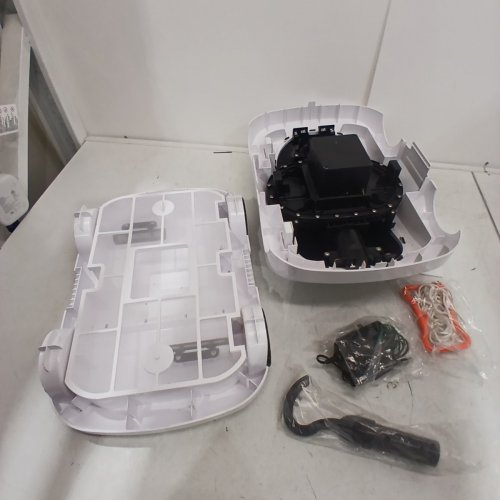 BOCXI ROBOTIC WIRELESS POOL VACUUM CLEANER - 2200GPH - WHITE (MODEL : C5-W-D1) image 5