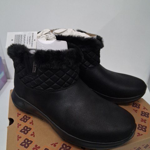 WOMEN'S SKECHERS JOY CHUGGA BOOTS WITH SWIFT FIT - SIZE 9 - BLACK (STYLE: 176002CS/1936271) image 2