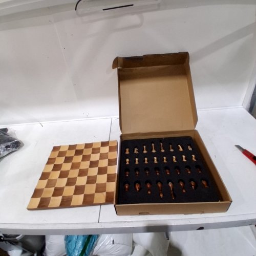 UMBRA WOBBLE CHESS SET, WOOD image 2