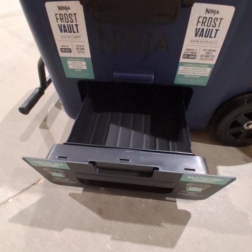 NINJA FROST VAULT WHEELED COOLER WITH DRY ZONE - 45QT - NAVY BLUE/BLACK - (MODEL:‎FB245CBL) image 4