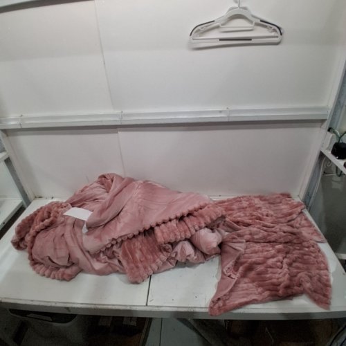 FAUX FUR WARM FLUFFY PLUSH COMFORTER - 88" X 88" - PINK image 5