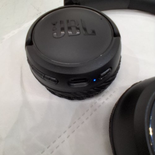 JBL TUNE 530BT WIRELESS BLUETOOTH ON-EAR HEADPHONES WITH ONE-BUTTON REMOTE/MIC - BLACK (MODEL : ‎JBLTUNE530BT) image 2