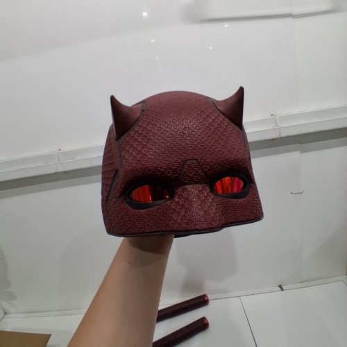 MARVEL LEGENDS SERIES DAREDEVIL BORN AGAIN HORNHEAD PREMIUM ROLEPLAY MASK AND BILLY CLUB - 1:1 SCALE - RED/BLACK (MODEL: ‎G1598) image 3