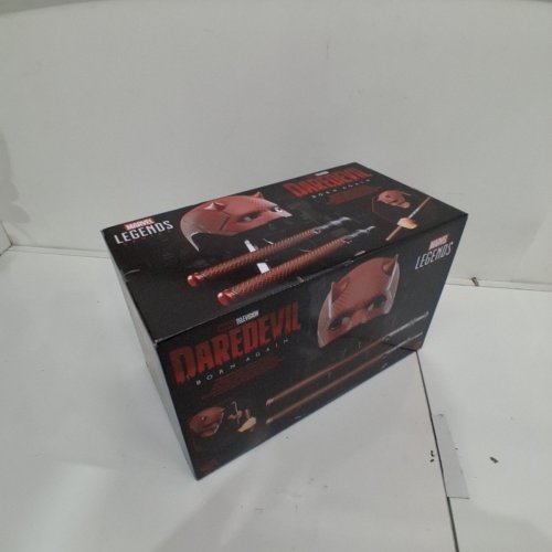 MARVEL LEGENDS SERIES DAREDEVIL BORN AGAIN HORNHEAD PREMIUM ROLEPLAY MASK AND BILLY CLUB - 1:1 SCALE - RED/BLACK (MODEL: ‎G1598) image 4