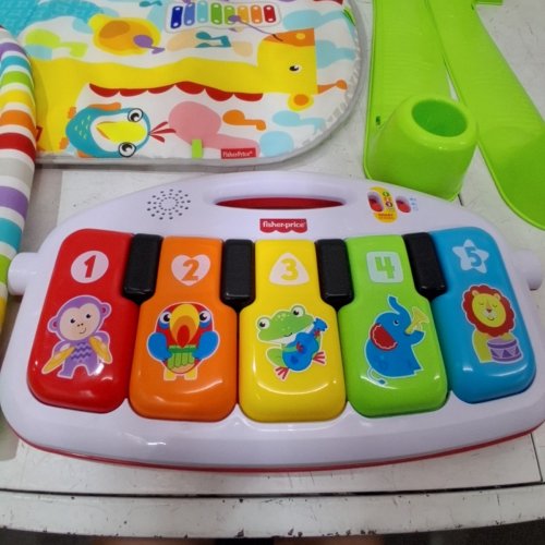 FISHER-PRICE DELUXE KICK & PLAY PIANO GYM image 5