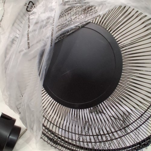 MAINSTAYS 3-SPEED OSCILLATING STANDING FAN - 27" X 47" - BLACK image 4