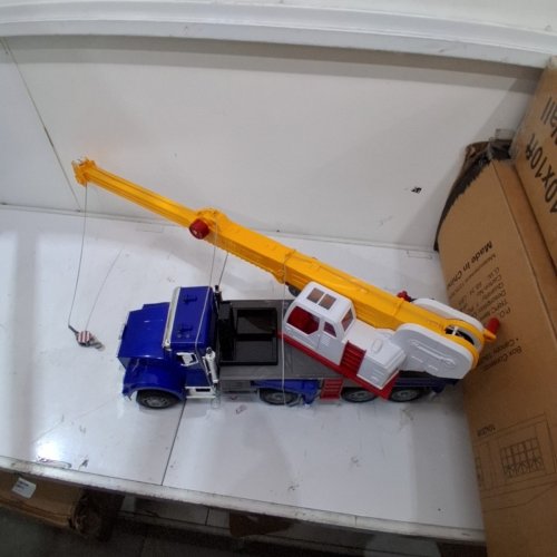 DRIVEN BY BATTAT JUMBO EXTRA LARGE CRANE TRUCK - UP TO 30" - BLUE - (MODEL: ‎WH1217Z) image 2
