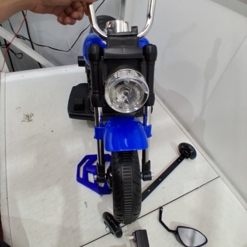 KIDS GARVEE ELECTRIC 3-WHEEL RIDE ON MOTORCYCLE WITH TRAINING WHEELS - 12V - BLUE/BLACK (MODEL: WH8898) image 7