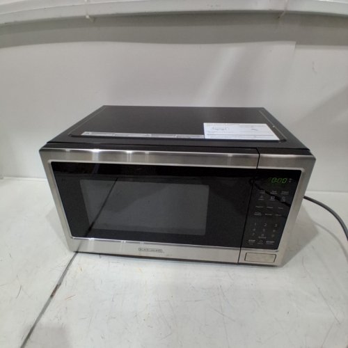 BLACK+DECKER STAINLESS STEEL MICROWAVE OVEN WITH PUSH BUTTON DOOR AND CHILD SAFETY LOCK - 900W - 1.1 CU.FT. - BLACK / SILVER (MODEL NO. EM031MB11-P) image 3