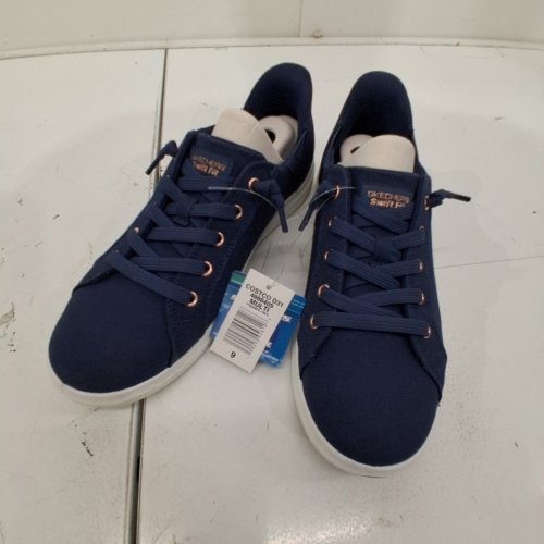 WOMEN'S SKECHERS SWIFT FIT SNEAKERS WITH FAUX LACES - SIZE 9 - NAVY (STYLE: 4888409) image 2