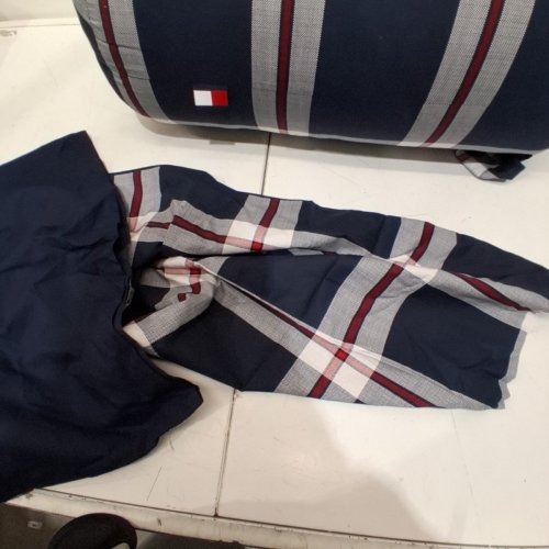 3PC TOMMY HILFIGER COMFORTER SET WITH 2 PILLOW SHAMS - KING - WHITE/NAVY BLUE/RED PLAID (STYLE: 1976202) image 3