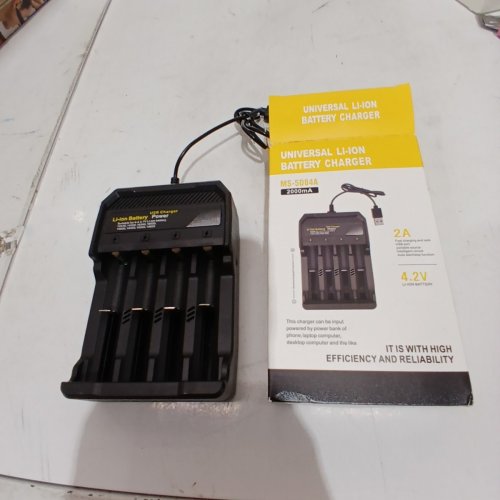 UNIVERSAL LI-ION BATTERY CHARGER WITH BATTERIES - 2A, 4.2 V - BLACK (MODEL: MS-5D84A) image 2