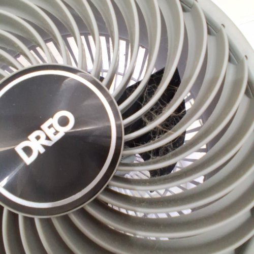 DREO PORTABLE TABLE TOP AIR CIRCULATOR FAN - 9" ROUND - 70FT TONG FLOW - 28DB LOW NOISE - 3 SPEED - 120° ADJUSTABLE TILT - WHITE (MODEL: DR-HAF002) image 5