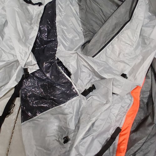 VEVOR BACKROADZ TRUCK CAMPING TENT - 6FT 4" X 6FT 7" - 2-4 PERSON - GREY ORANGE (MODEL: 120741) image 3