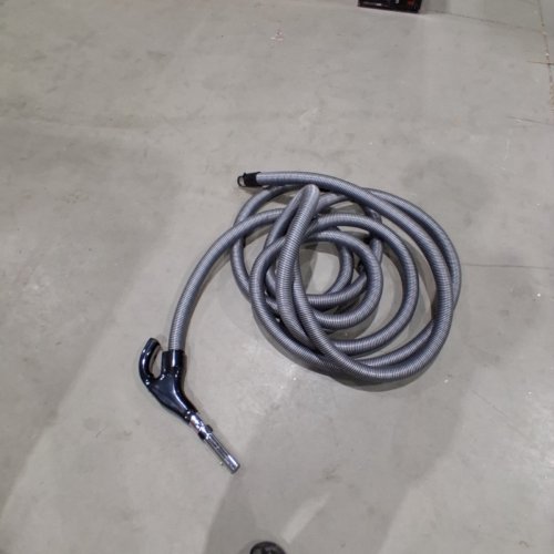 OVO UNIVERSAL CENTRAL VAC LOW VOLTAGE HOSE WITH ON-OFF SWITCH CONTROL AT THE HANDLE - 35FT - BLACK AND GRAY image 3