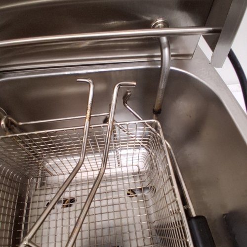 TANGME COMMERCIAL COUNTERTOP ELECTRIC STAINLESS STEEL DEEP FRYER WITH TEMPERATURE LIMITER - 20 L - 110 V - 3400W - STAINLESS STEEL (MODEL: 82) image 5