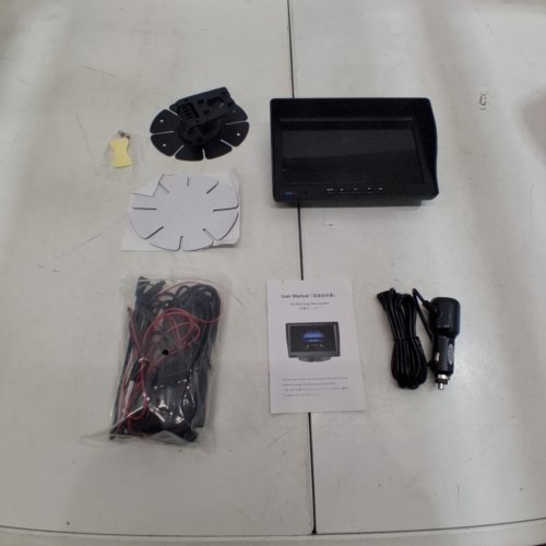 HD REVERSING VIDEO REARVIEW CAMERA AND MONITOR SYSTEM - 7" - BLACK image 5