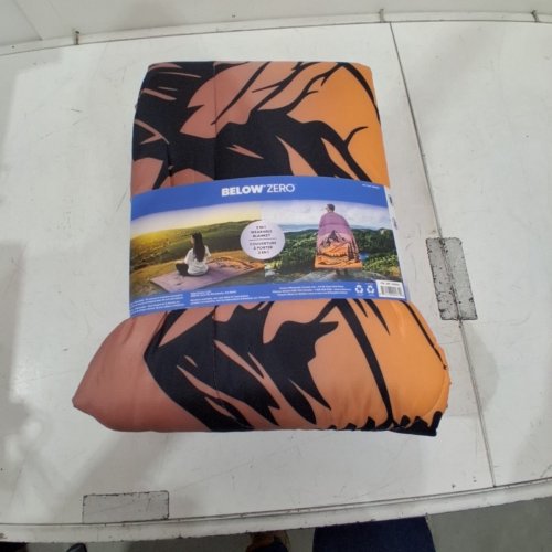 BELOW ZERO BELOW ZERO 2-IN-1 WEARABLE HOODED OUTDOOR BLANKET - 54" × 76" - PURPLE/ORANGE (MODEL: 1896292) image 2