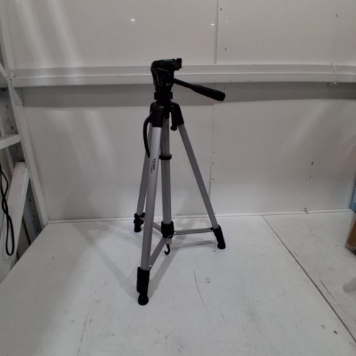 AMAZON BASICS LIGHTWEIGHT TRIPOD - 60" X BLACK image 3