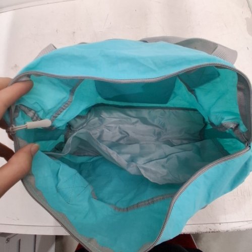 LIVEASY FOLDABLE TRAVEL DUFFEL BAG - 25L - TURQUOISE image 4
