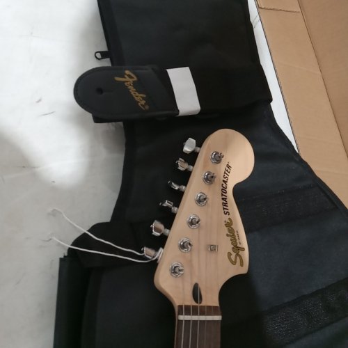SQUIER BY FFENDER AFFINITY SERIES STRATOCASTER HSS PACK WITH CARRY BAG AND FRONTMAN 15G AMP- RIGHT HANDED - 120 V - CHARCOAL FROST METALLIC WITH LAUREL FINGERBOARD (MODEL:PK AF STRAT HSS LRL CFM 120 V) image 10