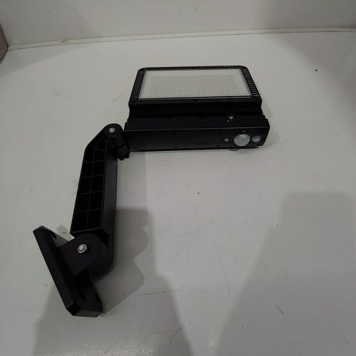 ROPELUX LED SOLAR MOTION SENSOR SECURITY FLOOD LIGHT - 6000 LM - BLACK image 3