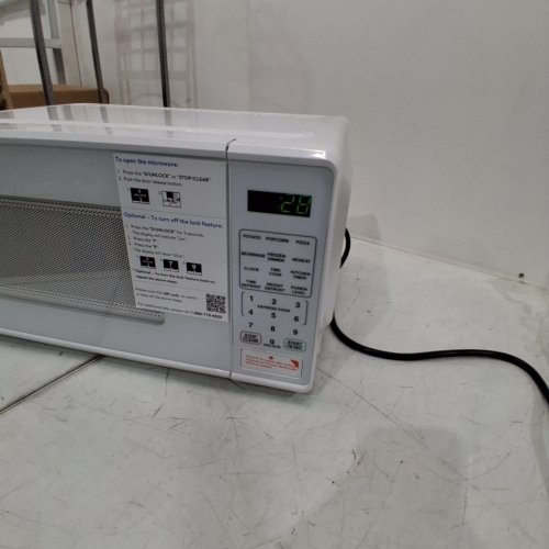MAINSTAYS COMPACT COUNTERTOP MICROWAVE OVEN - 0.7 CU FT - 700W - WHITE (MODEL: MSCMVB07WE -L2) image 2