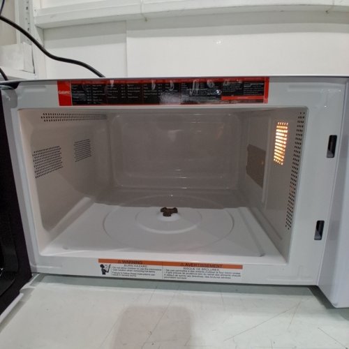 GALANZ RETRO STYLE COUNTERTOP MICROWAVE OVEN - 1.1CU.FT. - MILKSHAKE WHITE (MODEL: GLCMKZ11WER10) image 3