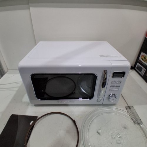 GALANZ RETRO STYLE COUNTERTOP MICROWAVE OVEN - 1.1CU.FT. - MILKSHAKE WHITE (MODEL: GLCMKZ11WER10) image 4