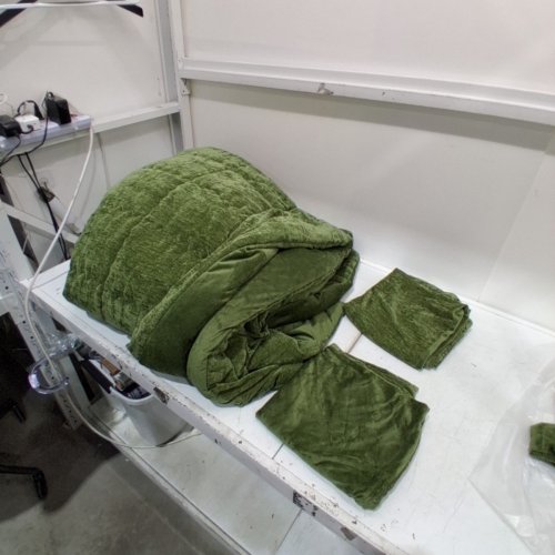 3PC ROOTS HOME VELVET COMFORTER SET - KING - GREEN (ITEM: 1806588) image 3