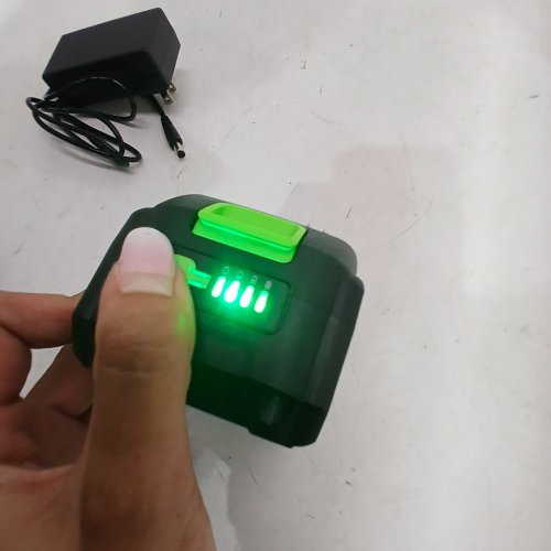 3PC LI-ION BATTERY PACKS AND CHARGER - 20 V, 4000 MAH, 72 WH - BLACK / GREEN (MODEL: MK2040BL) image 2