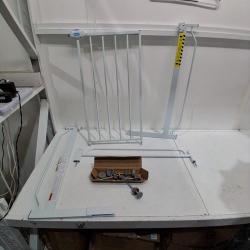 REGALO EASY STEP SAFETY GATE - 29"- 38.5" - WHITE (MODEL : 1160-DS) image 2