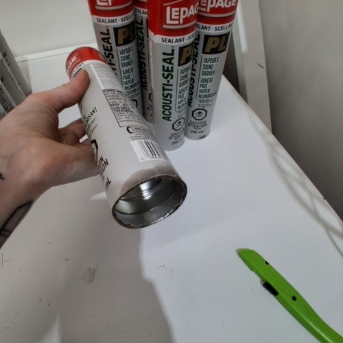 12PK LEPAGE ACOUSTI-SEAL SEALANT - VAPOR & SOUNDS BARRIER CAULK - 825ML (EACH) (MODEL: 628822-12) image 3
