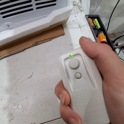 GE APPLIANCES ELECTRONIC WINDOW AIR CONDITIONER - 5,000 BTU - 150SQ.FT - WHITE (MODEL: AWAS05BWFC) image 2