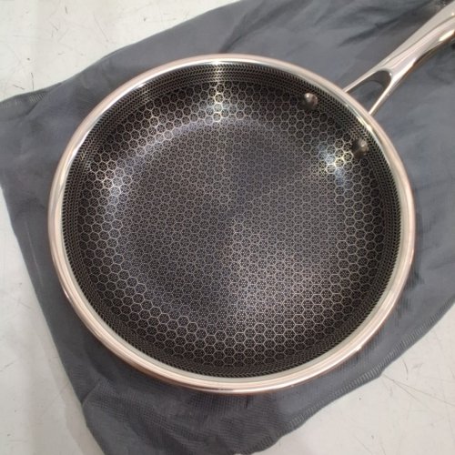 HEXCLAD HYBRID STAINLESS STEEL FRYING PAN WITH STAY COOL HANDLE - 8" - BLACK/SILVER image 3